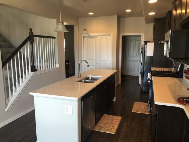 Building Photo - Newer 5bdrm + Office in D20 North Fork Wit...