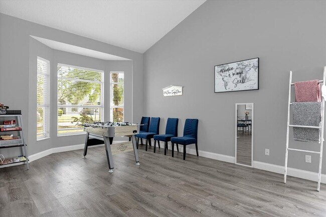 Building Photo - 2820 Smithfield Dr