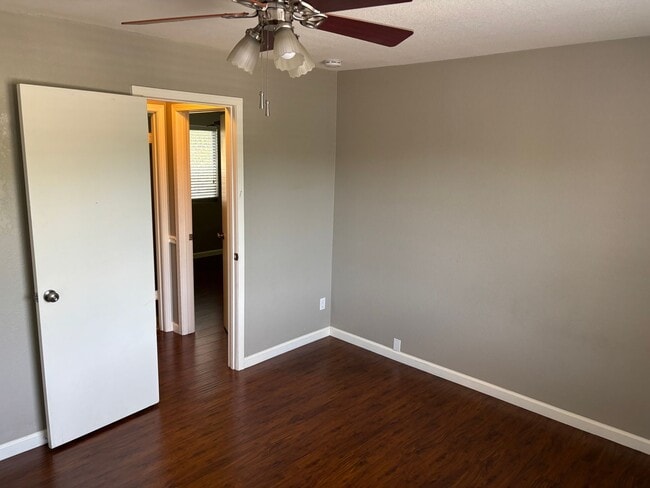 Building Photo - Lovely Home in the Laguna New Dimensions HOA