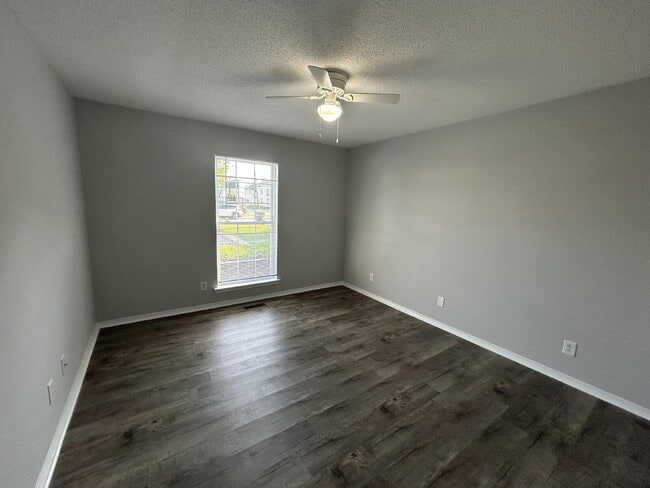 Building Photo - 3 BD 2 BA APARTMENT BY TTU FOR RENT