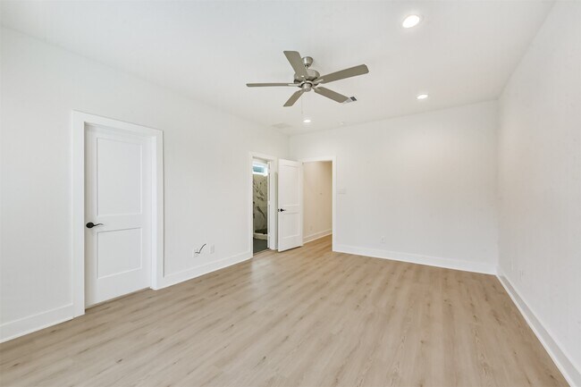 Building Photo - 3032 Gray St