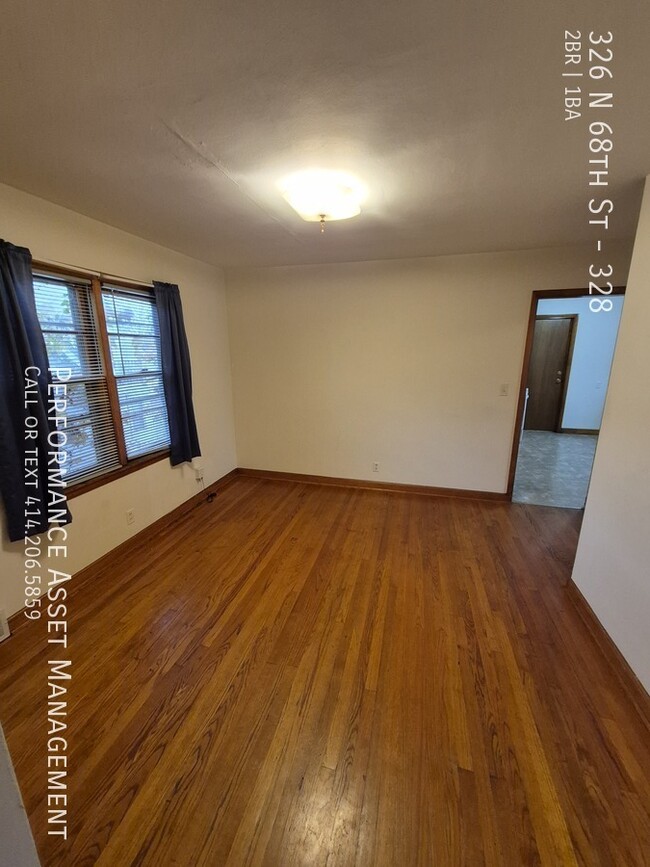 Building Photo - Charming 2BED/1BATH Wauwatosa Upper