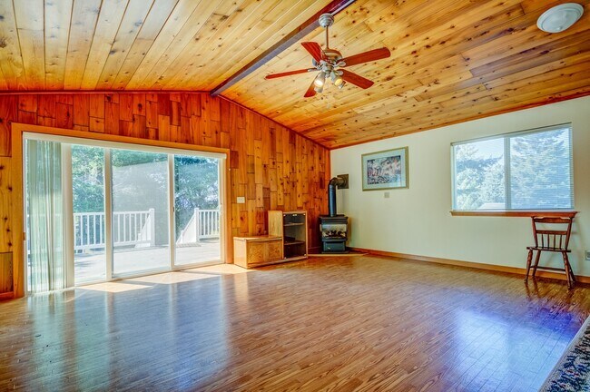 Building Photo - 839 S Hazzle Ct
