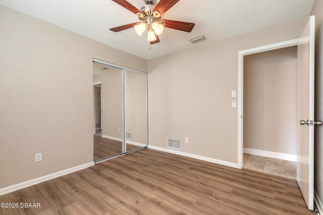 Building Photo - 10 Cormorant Ct