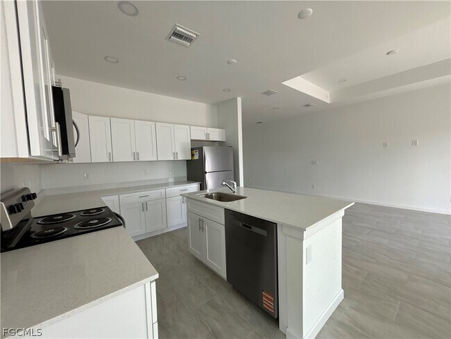 Building Photo - 3005 31st St W