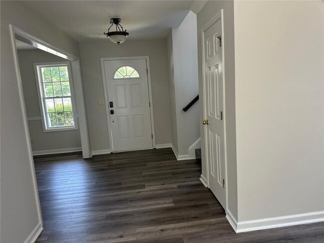 Building Photo - 6133 Mulberry Park Dr
