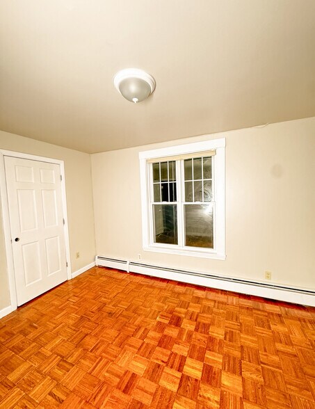 Building Photo - 24 Barker St