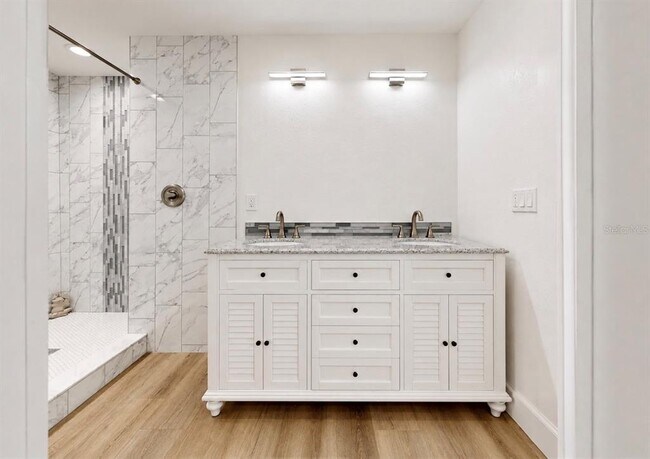 Building Photo - 6513 Abaco Dr
