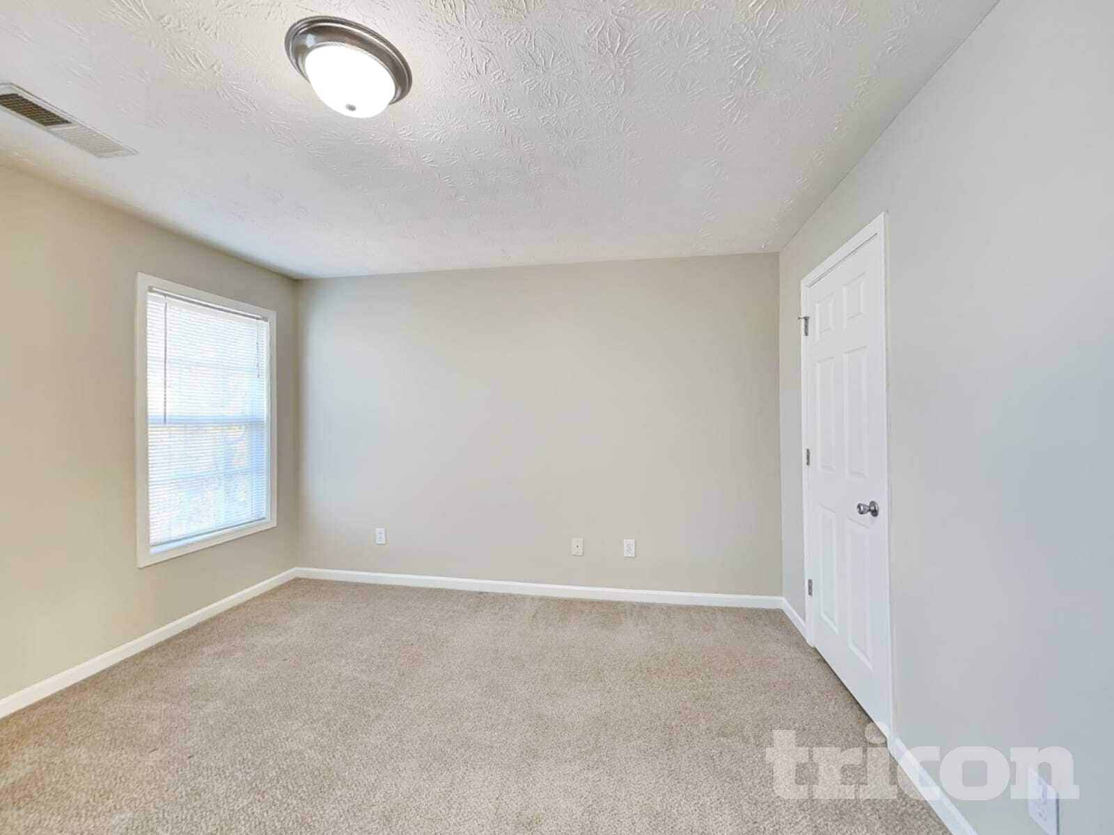 Building Photo - 180 Prince Edward Way