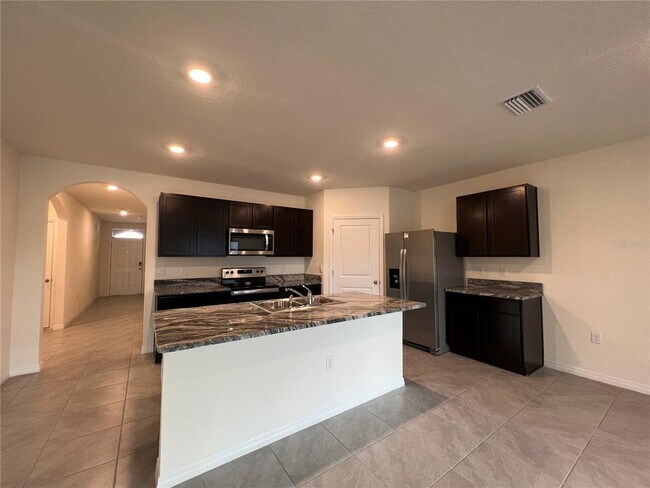 Building Photo - 17031 Avon Dive Ln