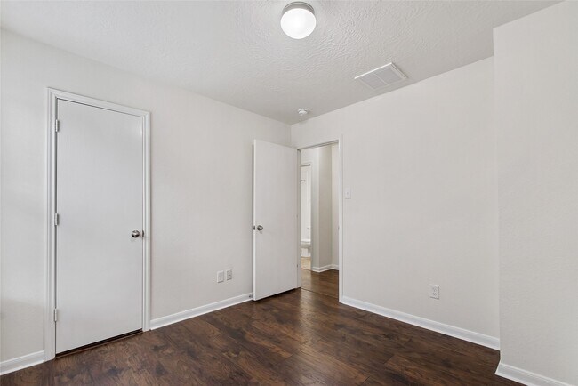 Building Photo - 29214 Legends Valley Dr