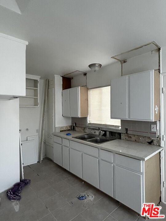 Building Photo - 7208 S La Cienega Blvd