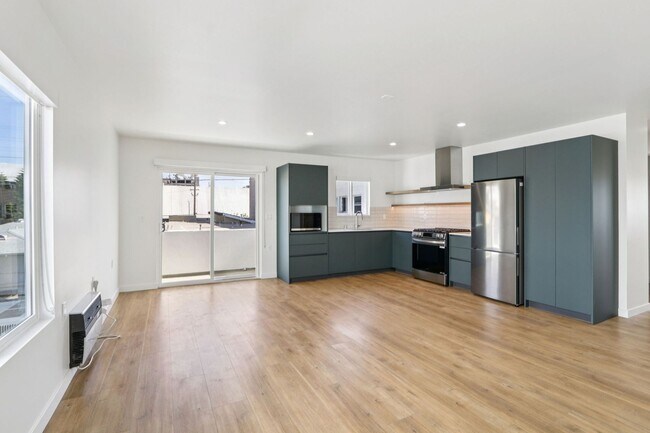 Building Photo - 1422 Tamarind Ave