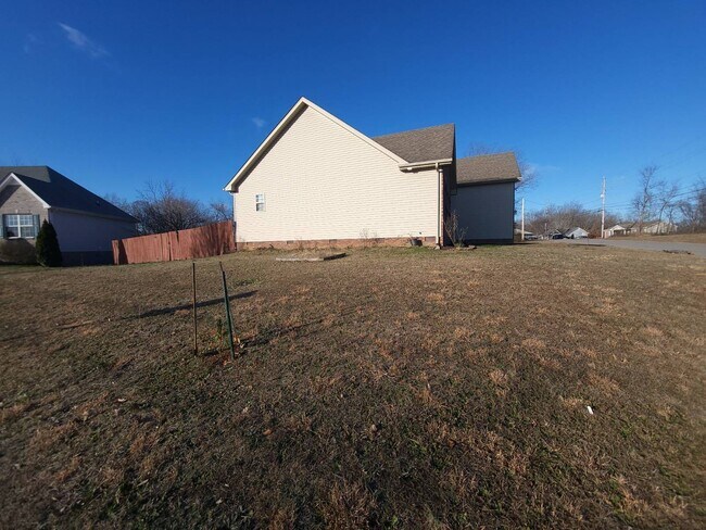 Building Photo - 961 Joey Dr