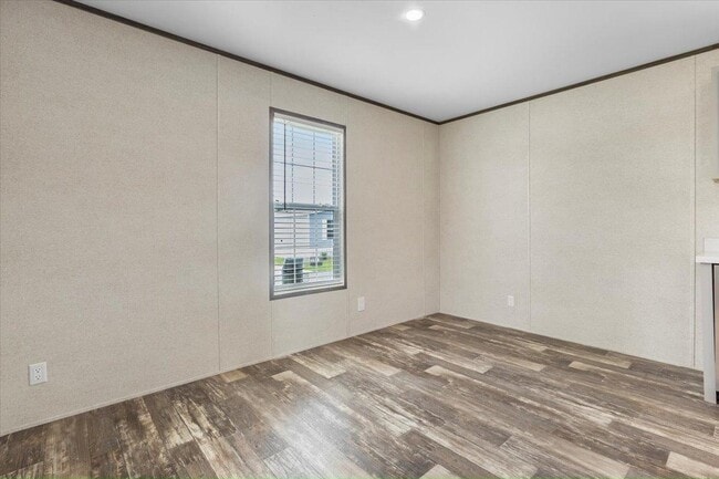 Building Photo - 6680 Hidden Oaks Dr