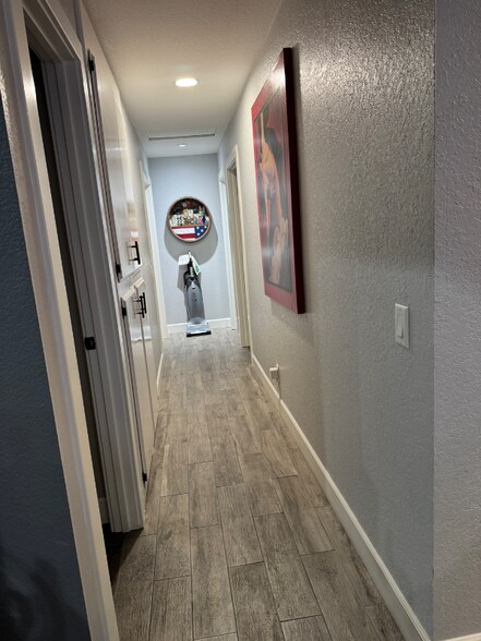 Building Photo - 1474 N Erin Ave