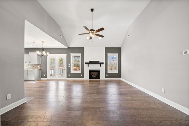 Building Photo - Spacious 4 bedroom 3 full bath home for rent!