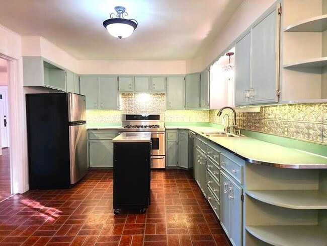 Building Photo - 2 Bed 1.5 Bath 1 Car Garage in the GRADY MUSGRAVE LAKESIDE Addition