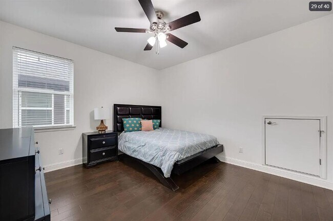 Building Photo - 4208 Bonanza Dr