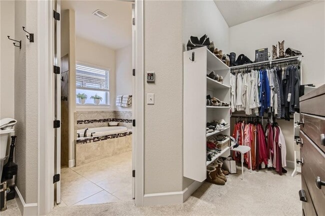 Building Photo - 717 Garner Park Dr