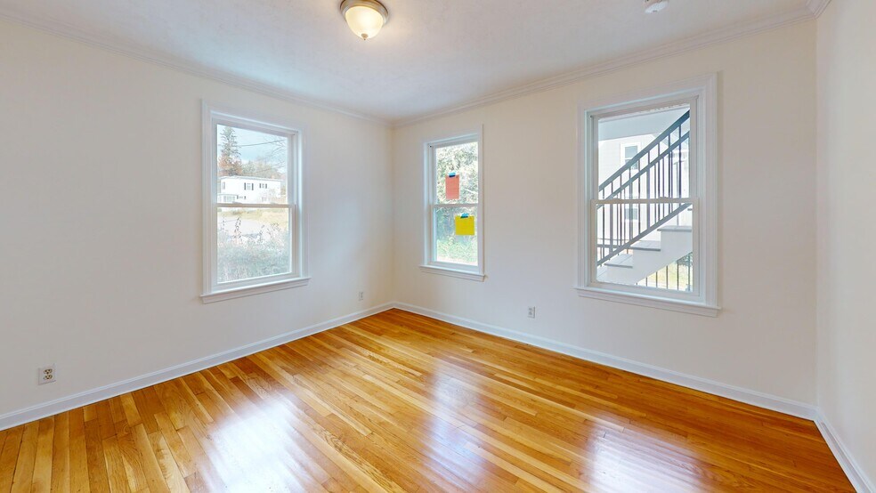 Building Photo - 8 Haven St