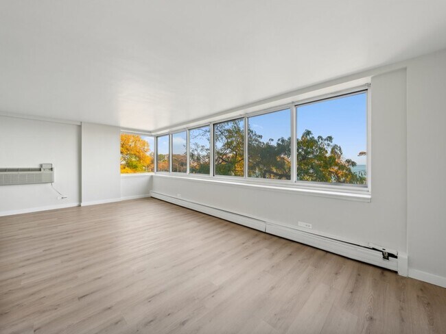 Building Photo - 1440 N Lake Shore Dr