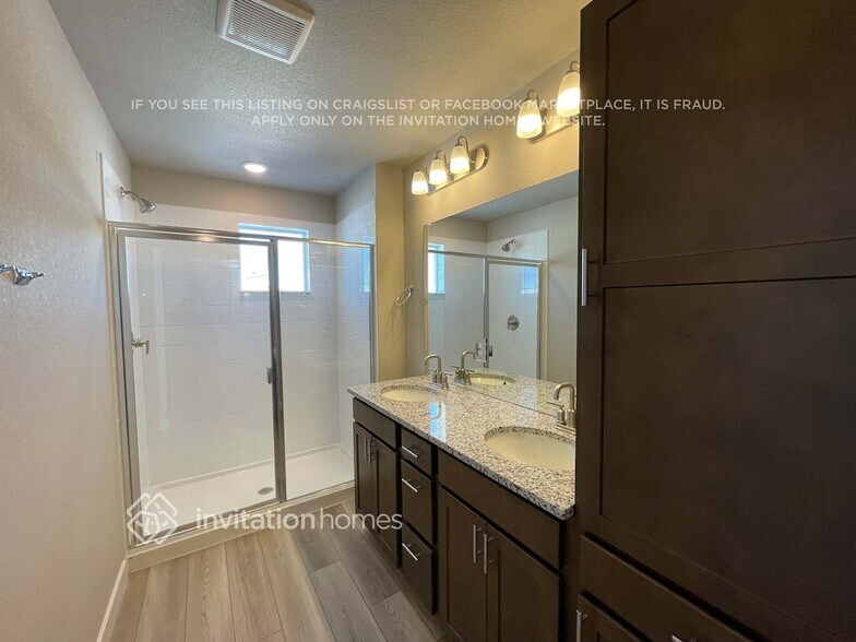 Building Photo - 13553 Arriba Dr