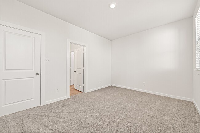 Building Photo - 3223 Loam Ln