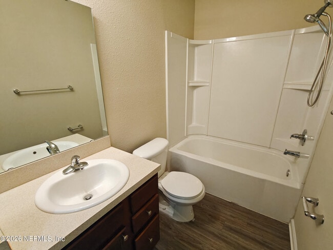 Building Photo - 8444 Hewitt St