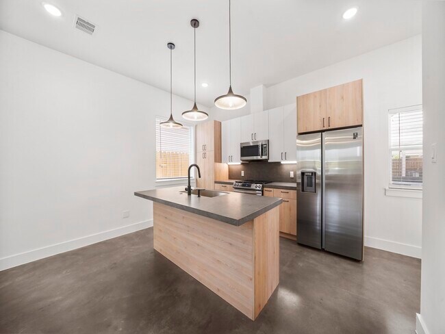 Building Photo - 7033 Avenue N