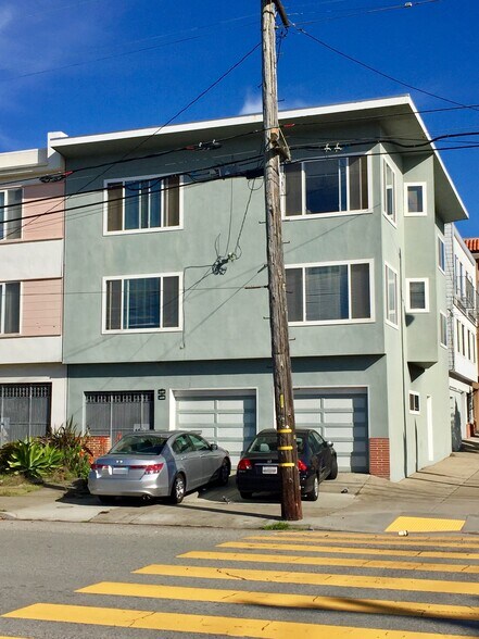 Building Photo - 2598 24th Ave