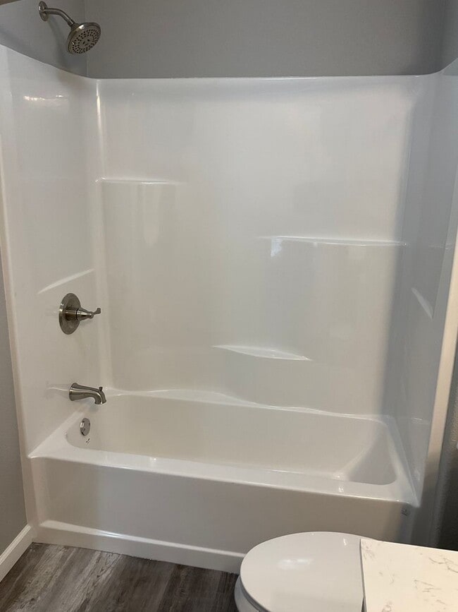 Building Photo - PRE LEASING- AVAILABLE JUNE 10TH - 3 Bedroom/2 Bathroom House In Frontenac