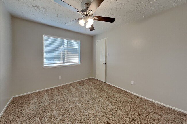 Building Photo - 7339 Boysenberry Ln