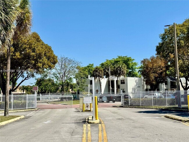 Building Photo - 3610 SW 114th Ave