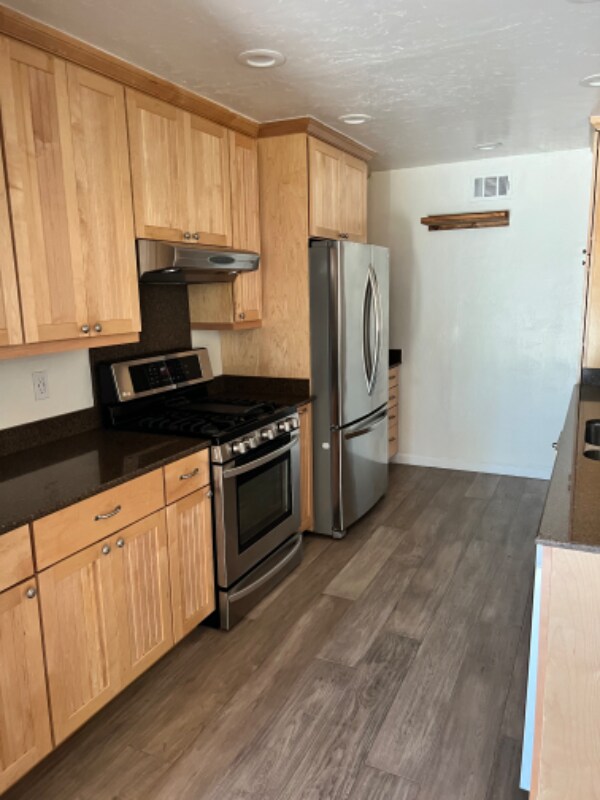 Building Photo - 419 Okeefe St