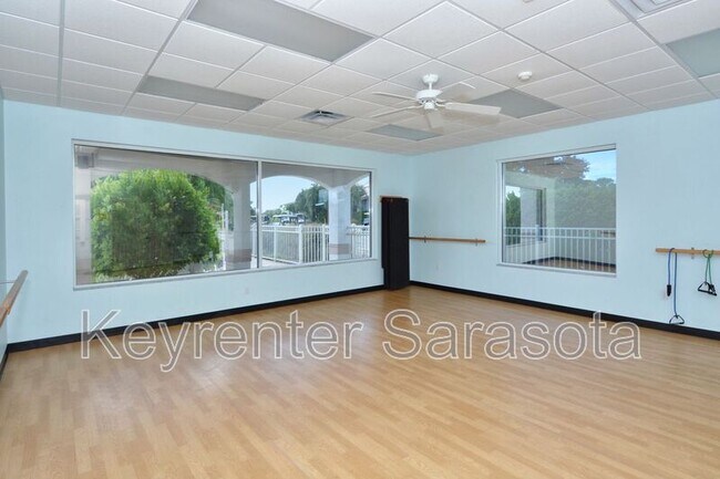 Building Photo - 4239 Balmoral Way
