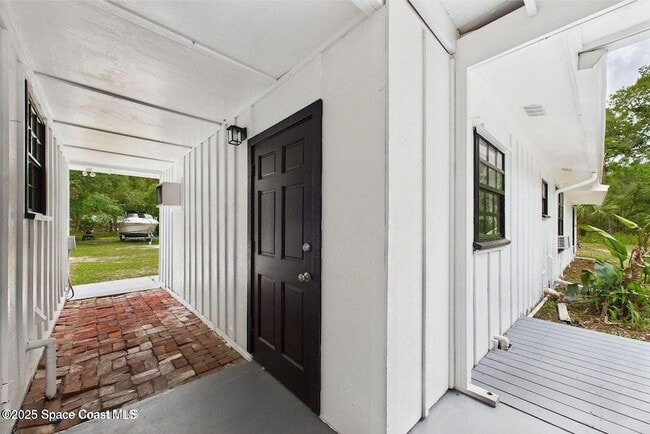 Building Photo - 2318 Old Samsula Rd