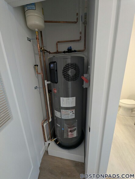 Building Photo - 199 Gardner St