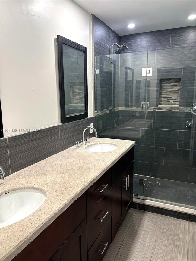 Building Photo - 1528 Salerno Cir