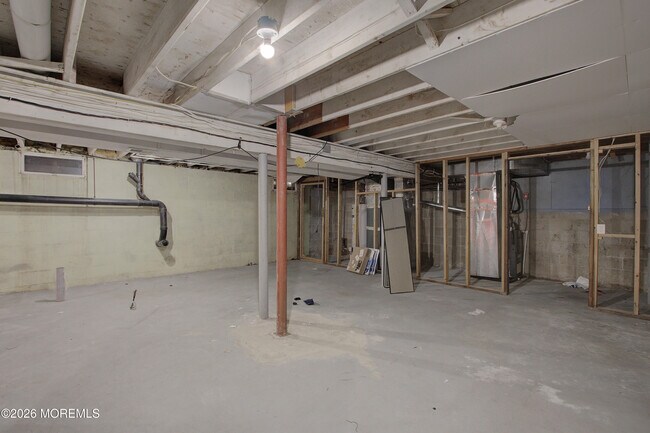 Building Photo - 220 Branch Ave