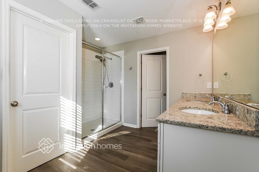 Building Photo - 5672 Western Sun Dr