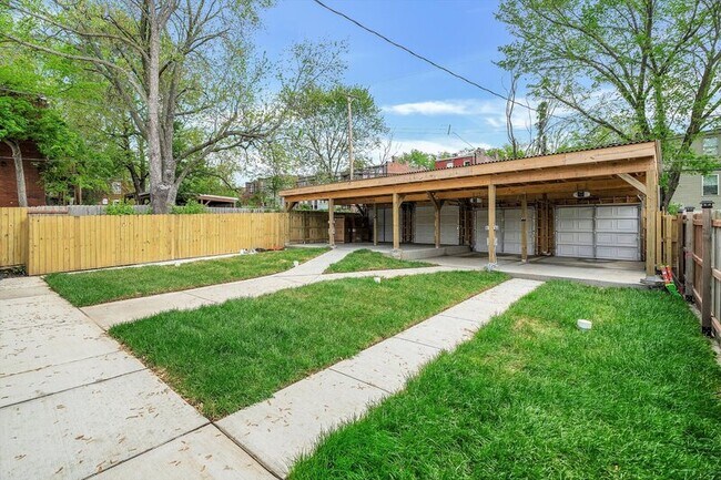 Building Photo - 3322 Michigan Ave