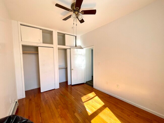 Building Photo - 411 66th St