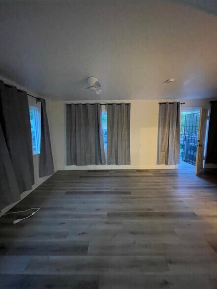 Building Photo - 210 Reno Ave