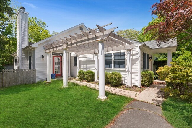 Primary Photo - 35 Maple St