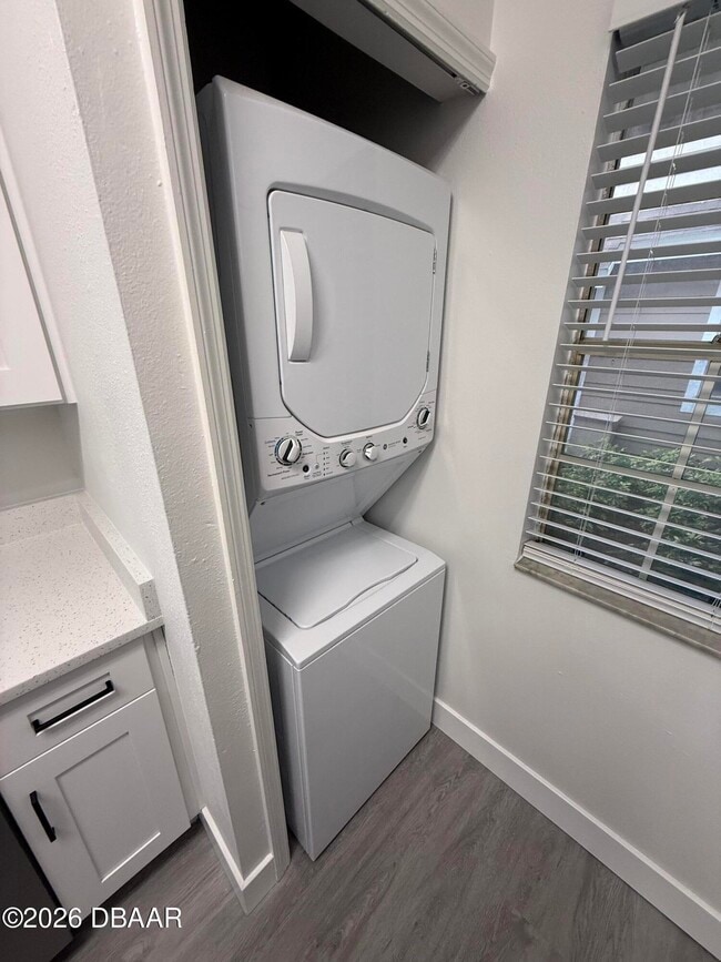 Building Photo - 615 Richland Ct