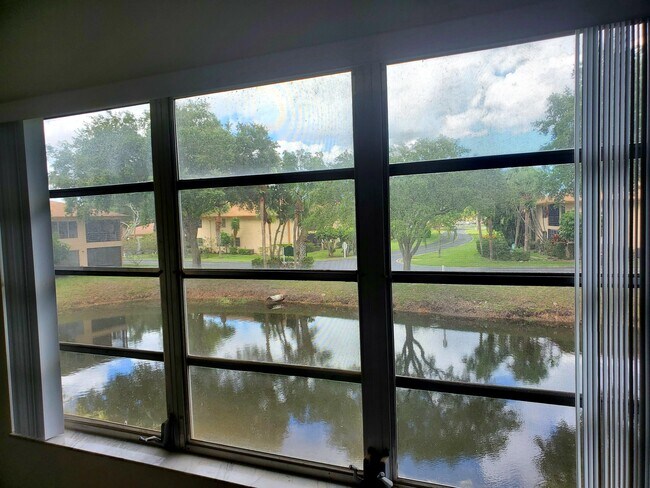 Building Photo - 5890 Sugar Palm Ct