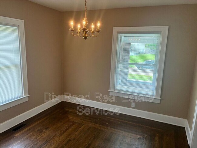 Building Photo - 504 Highland St