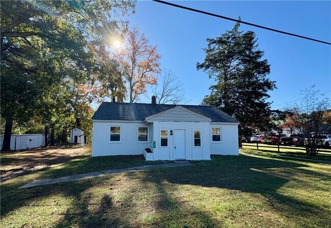 Building Photo - 889 W Main St