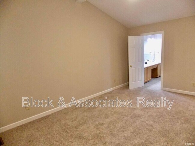 Building Photo - 54 Preakness Dr